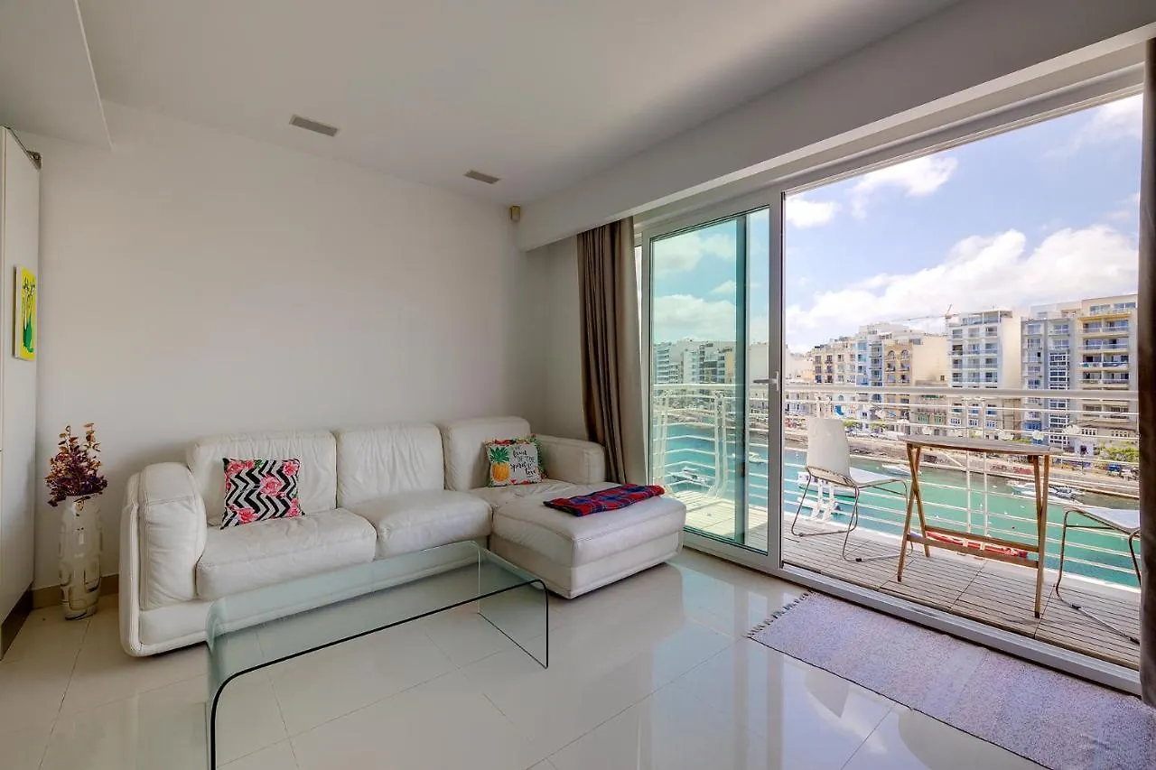 Exquisite Seafront Apart In Spinola Bay St Julians San Ġiljan Apartment