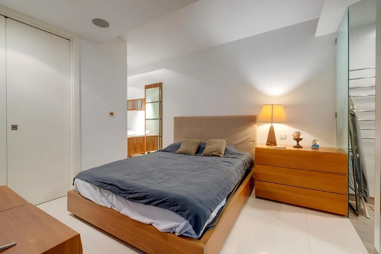 Exquisite Seafront Apart In Spinola Bay St Julians San Ġiljan Apartment