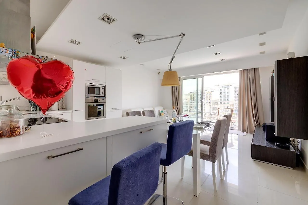 Exquisite Seafront Apart In Spinola Bay St Julians San Ġiljan