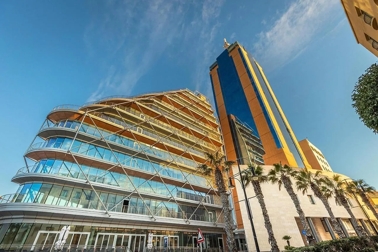 Apartment Exquisite Seafront Apart In Spinola Bay St Julians San Ġiljan